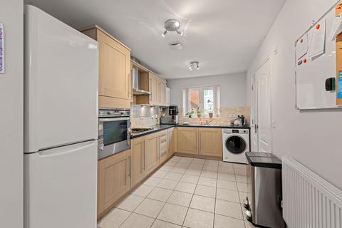 4 bedroom end of terrace house for sale, Thorneydene Gardens, Grantham NG31