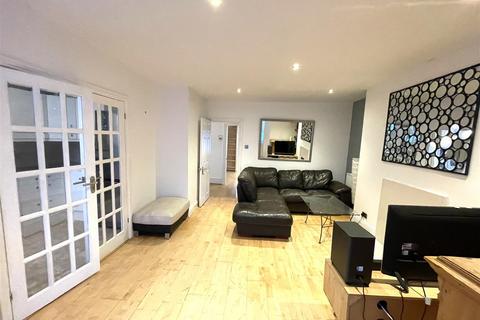 2 bedroom flat to rent, Atlingworth Street, Brighton