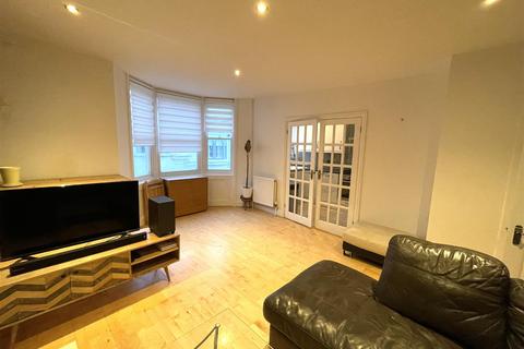 2 bedroom flat to rent, Atlingworth Street, Brighton