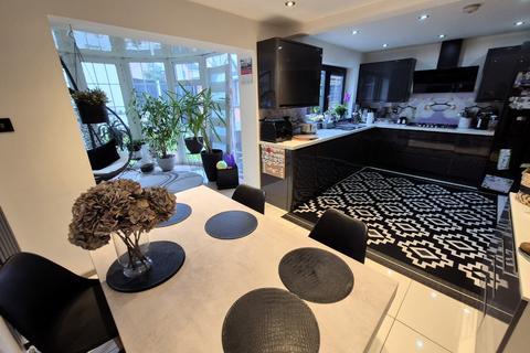 undefined, Farley Hill, Luton, Bedfordshire, LU1 5HQ