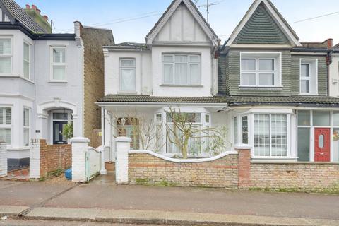 Ramuz Drive, Westcliff-on-sea, SS0