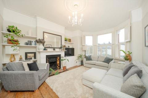 2 bedroom flat to rent, Muswell Avenue, London N10