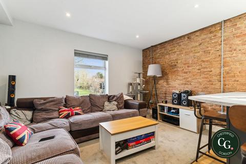 1 bedroom end of terrace house for sale, Kingston Road, Leatherhead KT22