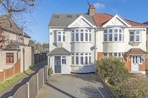 4 bedroom end of terrace house for sale, Osborne Road, Hornchurch, RM11