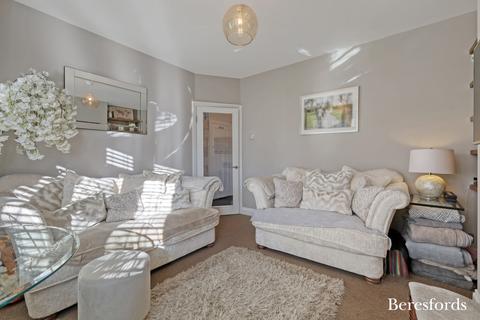 4 bedroom end of terrace house for sale, Osborne Road, Hornchurch, RM11