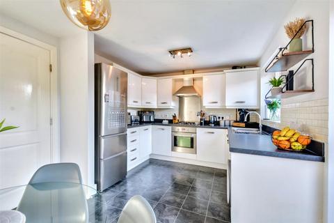 70 Cheal Close, Shardlow, Derby, DE72 2DY