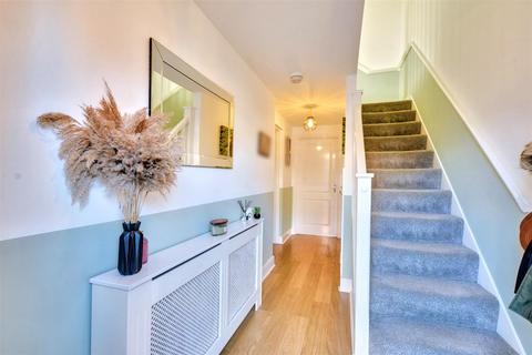 70 Cheal Close, Shardlow, Derby, DE72 2DY