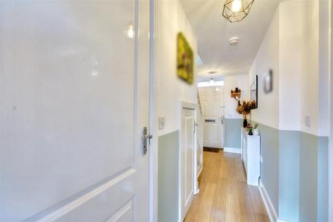 70 Cheal Close, Shardlow, Derby, DE72 2DY