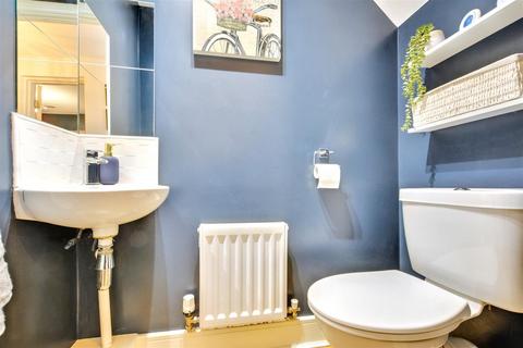 70 Cheal Close, Shardlow, Derby, DE72 2DY