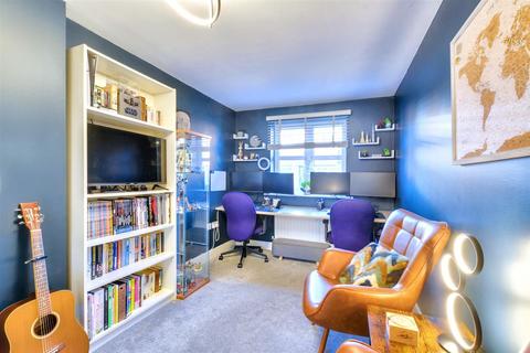 70 Cheal Close, Shardlow, Derby, DE72 2DY