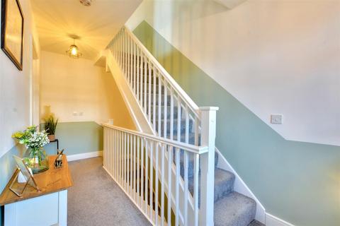 70 Cheal Close, Shardlow, Derby, DE72 2DY