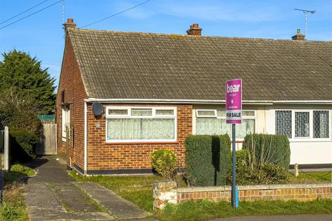 2 bedroom semi-detached bungalow for sale, Keswick Avenue, Hockley SS5