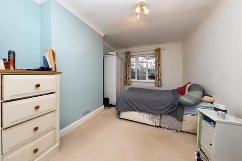 2 bedroom apartment for sale, Nugents Ct, Pinner HA5