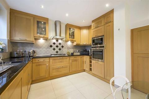 4 bedroom semi-detached house to rent, Whitton Road, Twickenham TW2