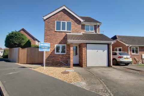 3 bedroom detached house for sale, Kingfisher Close, Chatteris
