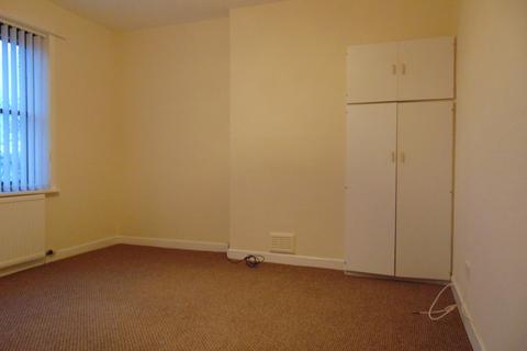 2 bedroom flat to rent, Deanfield Crescent, Falkirk EH51