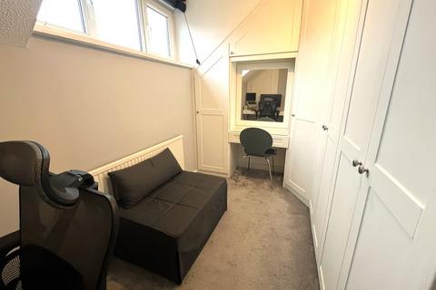 11 Penrith Close, Uxbridge, UB8 1XB