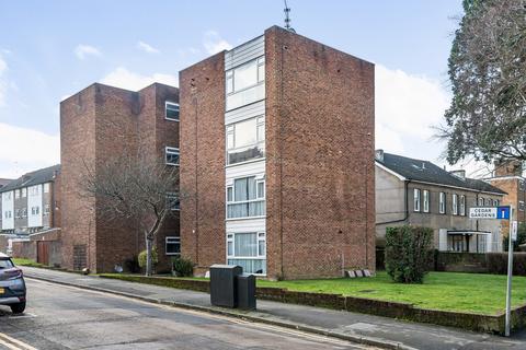 Flat 8, 1 Cedar Gardens, Sutton, SM2 5EQ