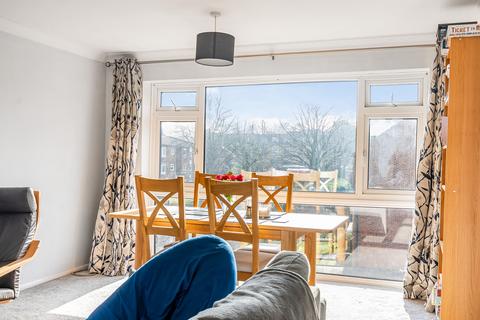 Flat 8, 1 Cedar Gardens, Sutton, SM2 5EQ