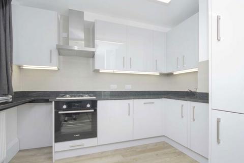 1 bedroom flat to rent, Addison Gardens, London W14