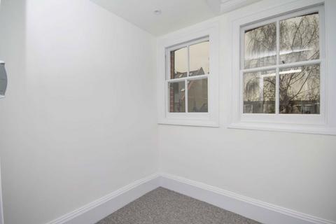 1 bedroom flat to rent, Addison Gardens, London W14