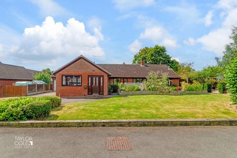 4 bedroom detached bungalow for sale, Chandlers Drive, Amington