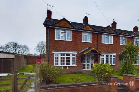 3 bedroom end of terrace house for sale, Barton Turn, Barton Under Needwood