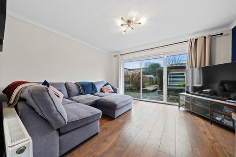 15 Arran Close, Wallington, SM6 8BT
