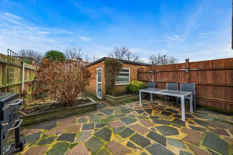 15 Arran Close, Wallington, SM6 8BT