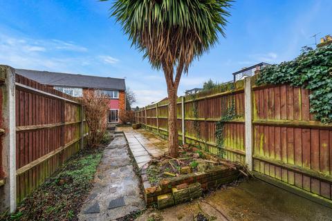 15 Arran Close, Wallington, SM6 8BT