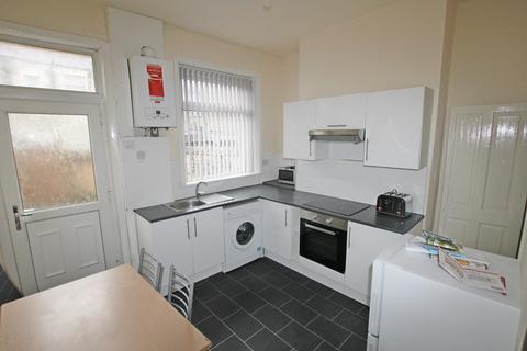 2 bedroom terraced house to rent, Reedyford Road, Nelson