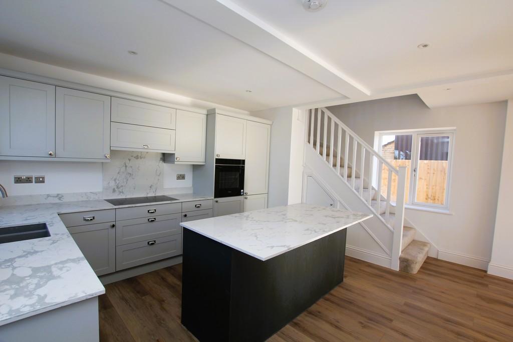 Kitchen 3 USE