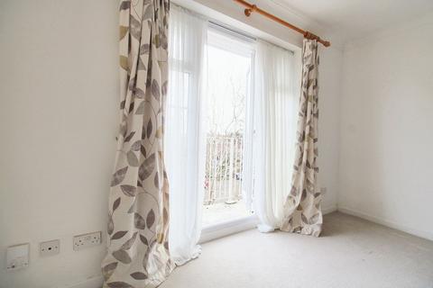 1 bedroom flat to rent, Westwood Road, Dorchester Court, SO17