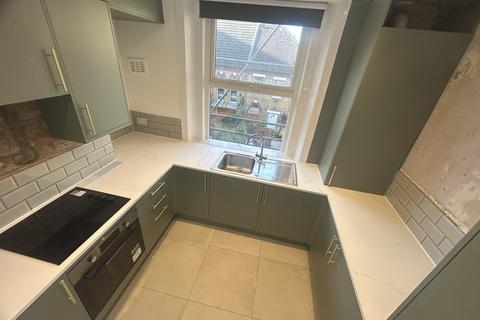 House share to rent, Chapel Way, London N7