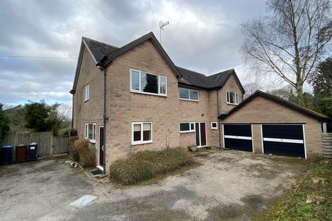 4 bedroom detached house for sale, New Road, Alton