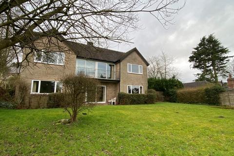 4 bedroom detached house for sale, New Road, Alton