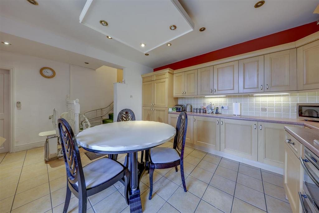 Kitchen Alt