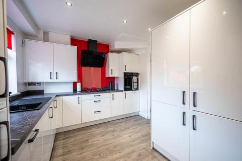 6 Heath Road, Larkhall, ML9 2JE