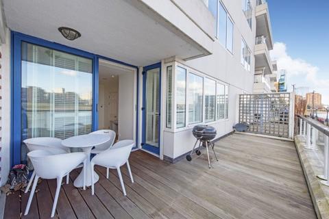 1 bedroom apartment for sale, Thames Quay, London SW10