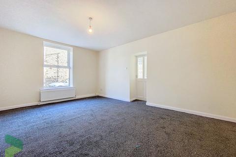 2 bedroom flat to rent, Lynwood Avenue, Darwen