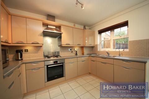 5 bedroom townhouse to rent, De Havilland Road, Edgware