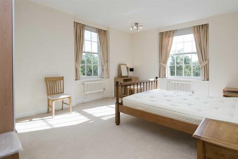 4 bedroom flat to rent, North End House, Fitzjames Avenue, London, W14