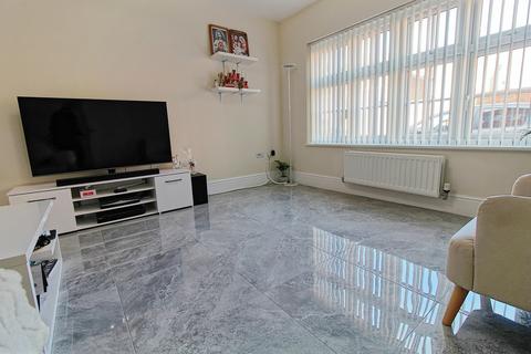 15 Bovinger Road, Leicester, LE5 0TX