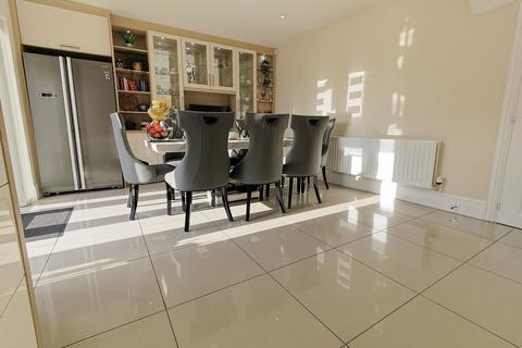 15 Bovinger Road, Leicester, LE5 0TX