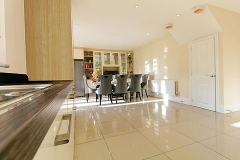 15 Bovinger Road, Leicester, LE5 0TX