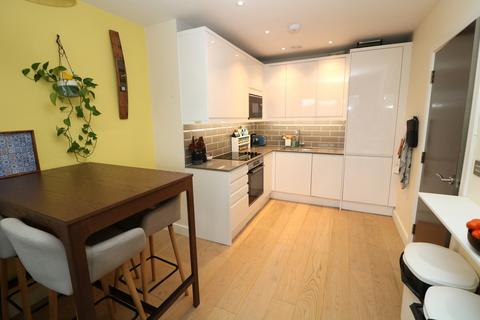 1 bedroom apartment to rent, High Street, Dorking