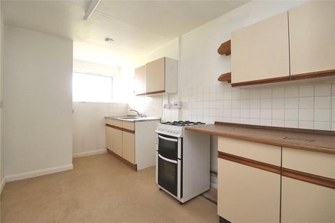 5 Avonmead, Woking, GU21 3HH