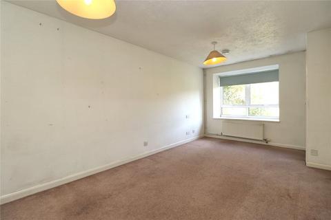 5 Avonmead, Woking, GU21 3HH