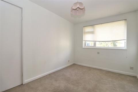 5 Avonmead, Woking, GU21 3HH
