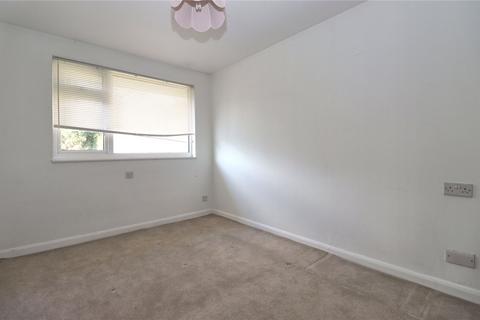 5 Avonmead, Woking, GU21 3HH
